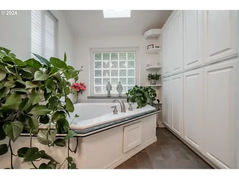 27028 Greenville Road Sweet Home OR 97386