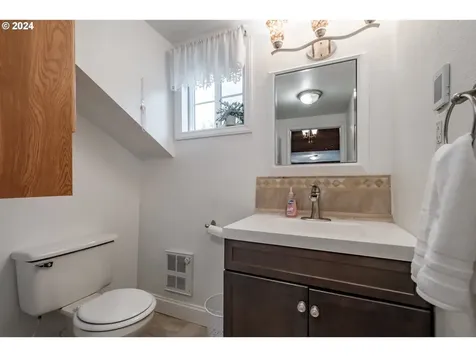27028 Greenville Road Sweet Home OR 97386