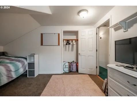 27028 Greenville Road Sweet Home OR 97386