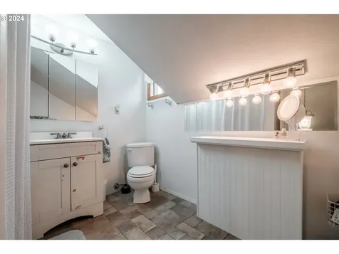 27028 Greenville Road Sweet Home OR 97386
