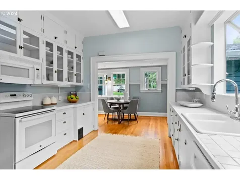 2029 SW Montgomery Drive Portland OR 97201