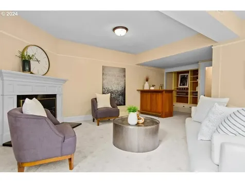 2029 SW Montgomery Drive Portland OR 97201
