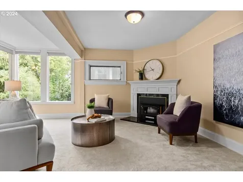 2029 SW Montgomery Drive Portland OR 97201