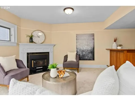 2029 SW Montgomery Drive Portland OR 97201