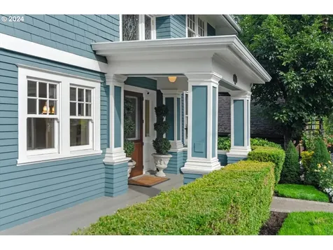 2029 SW Montgomery Drive Portland OR 97201