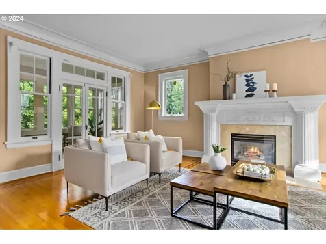 2029 SW Montgomery Drive Portland OR 97201