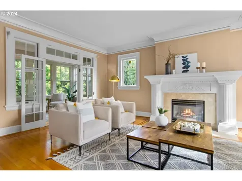 2029 SW Montgomery Drive Portland OR 97201