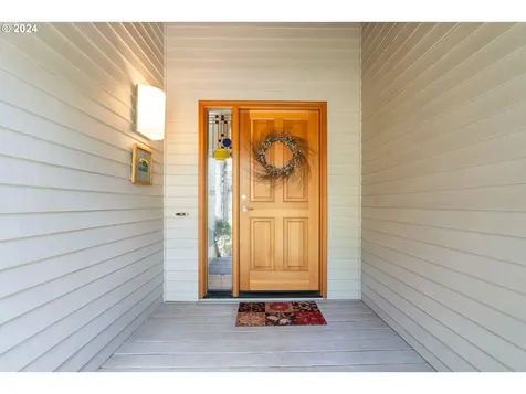 2004 Ridgewood Lane Lake Oswego OR 97034