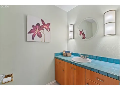 2004 Ridgewood Lane Lake Oswego OR 97034
