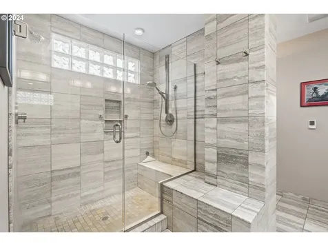 2004 Ridgewood Lane Lake Oswego OR 97034