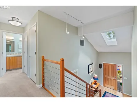 2004 Ridgewood Lane Lake Oswego OR 97034