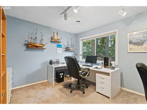 2004 Ridgewood Lane Lake Oswego OR 97034