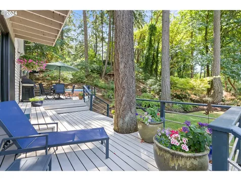 2004 Ridgewood Lane Lake Oswego OR 97034
