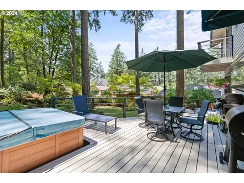 2004 Ridgewood Lane Lake Oswego OR 97034