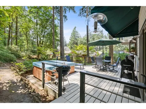 2004 Ridgewood Lane Lake Oswego OR 97034