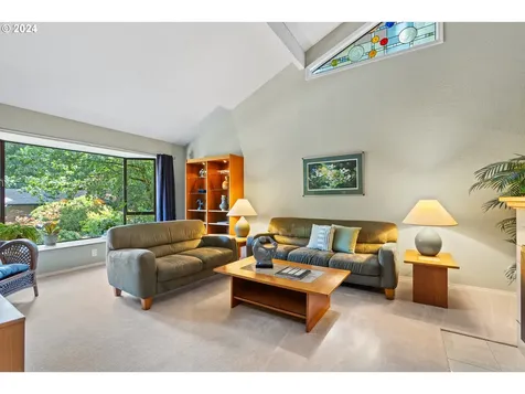 2004 Ridgewood Lane Lake Oswego OR 97034