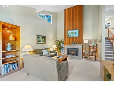 2004 Ridgewood Lane Lake Oswego OR 97034