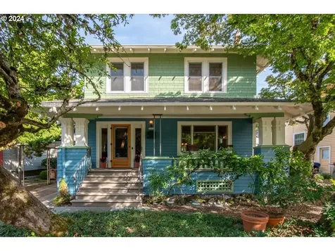 2004 Se 57th Avenue Portland OR 97215