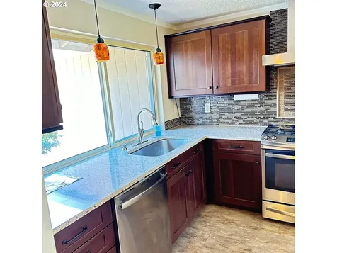 3906 Se Douglas Court Troutdale OR 97060