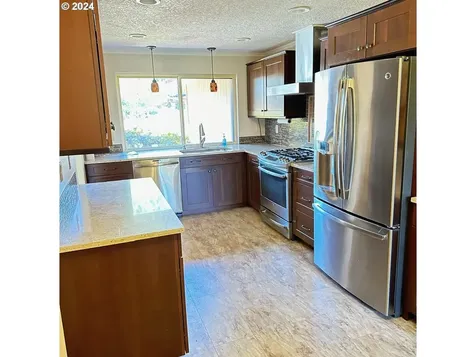 3906 Se Douglas Court Troutdale OR 97060