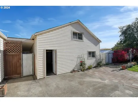 3810 NE Riverside Avenue Pendleton OR 97801