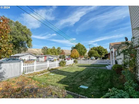 3810 NE Riverside Avenue Pendleton OR 97801