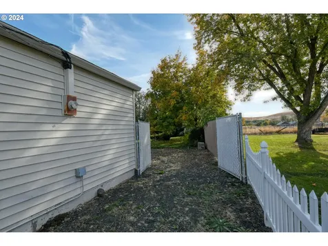 3810 NE Riverside Avenue Pendleton OR 97801