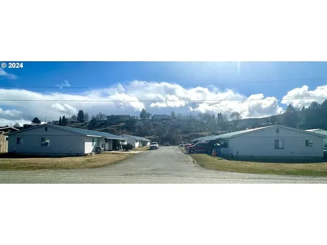 2765/2751 Myrtle Street Baker City OR 97814