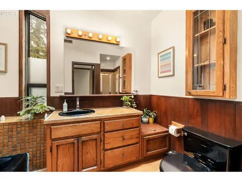 2827 Ne Rocky Butte Road Portland OR 97220