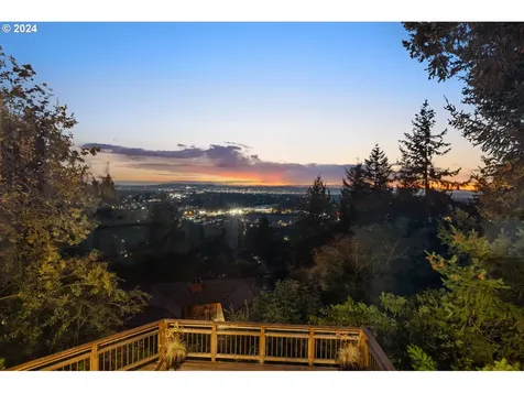 2827 Ne Rocky Butte Road Portland OR 97220