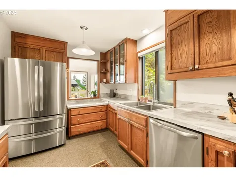 2827 Ne Rocky Butte Road Portland OR 97220