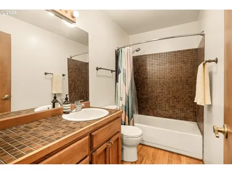 2827 Ne Rocky Butte Road Portland OR 97220