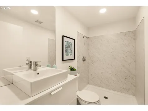 2827 Ne Rocky Butte Road Portland OR 97220