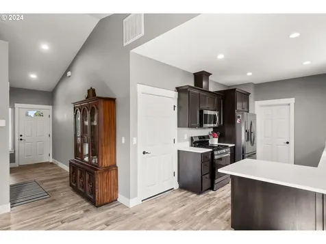 1060 Kennedy Street Woodburn OR 97071