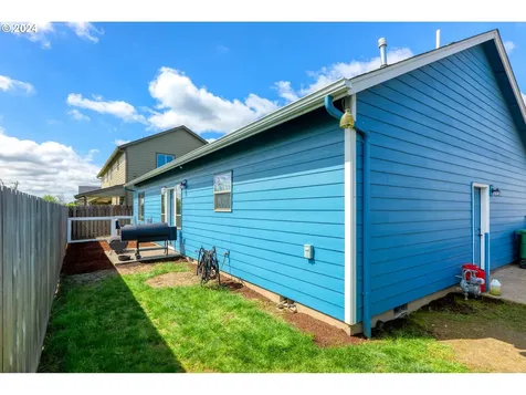 1060 Kennedy Street Woodburn OR 97071