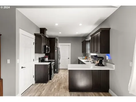 1060 Kennedy Street Woodburn OR 97071