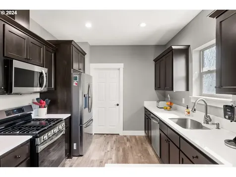 1060 Kennedy Street Woodburn OR 97071
