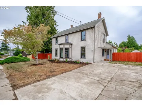 109 Eluria Street Oregon City OR 97045