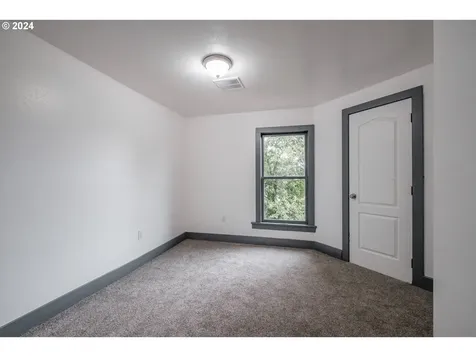 109 Eluria Street Oregon City OR 97045