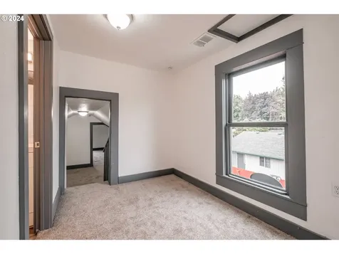 109 Eluria Street Oregon City OR 97045