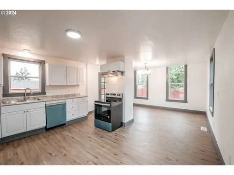 109 Eluria Street Oregon City OR 97045