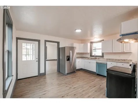 109 Eluria Street Oregon City OR 97045