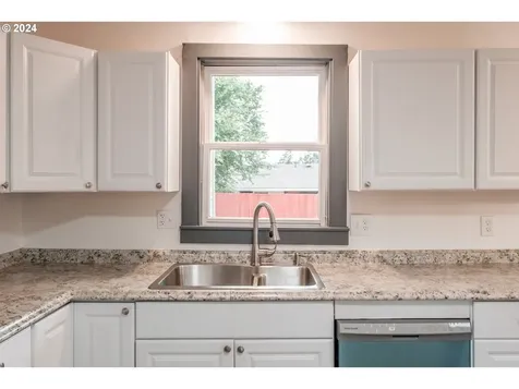 109 Eluria Street Oregon City OR 97045