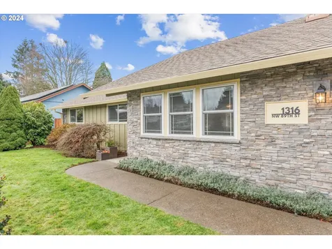 1316 NW 89th Street Vancouver WA 98665