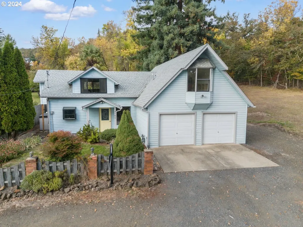 2164 NE Tahoe Avenue Roseburg OR 97470