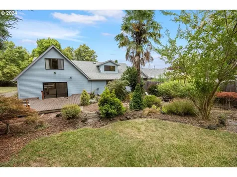 2164 NE Tahoe Avenue Roseburg OR 97470