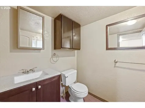 2164 NE Tahoe Avenue Roseburg OR 97470