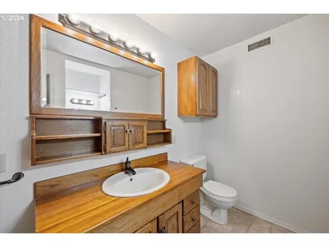 2164 NE Tahoe Avenue Roseburg OR 97470