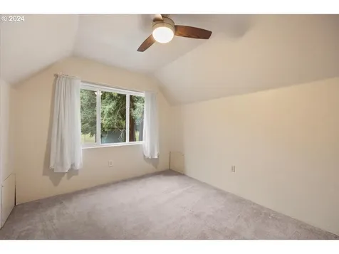 2164 NE Tahoe Avenue Roseburg OR 97470