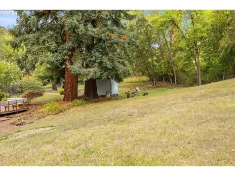 2164 NE Tahoe Avenue Roseburg OR 97470
